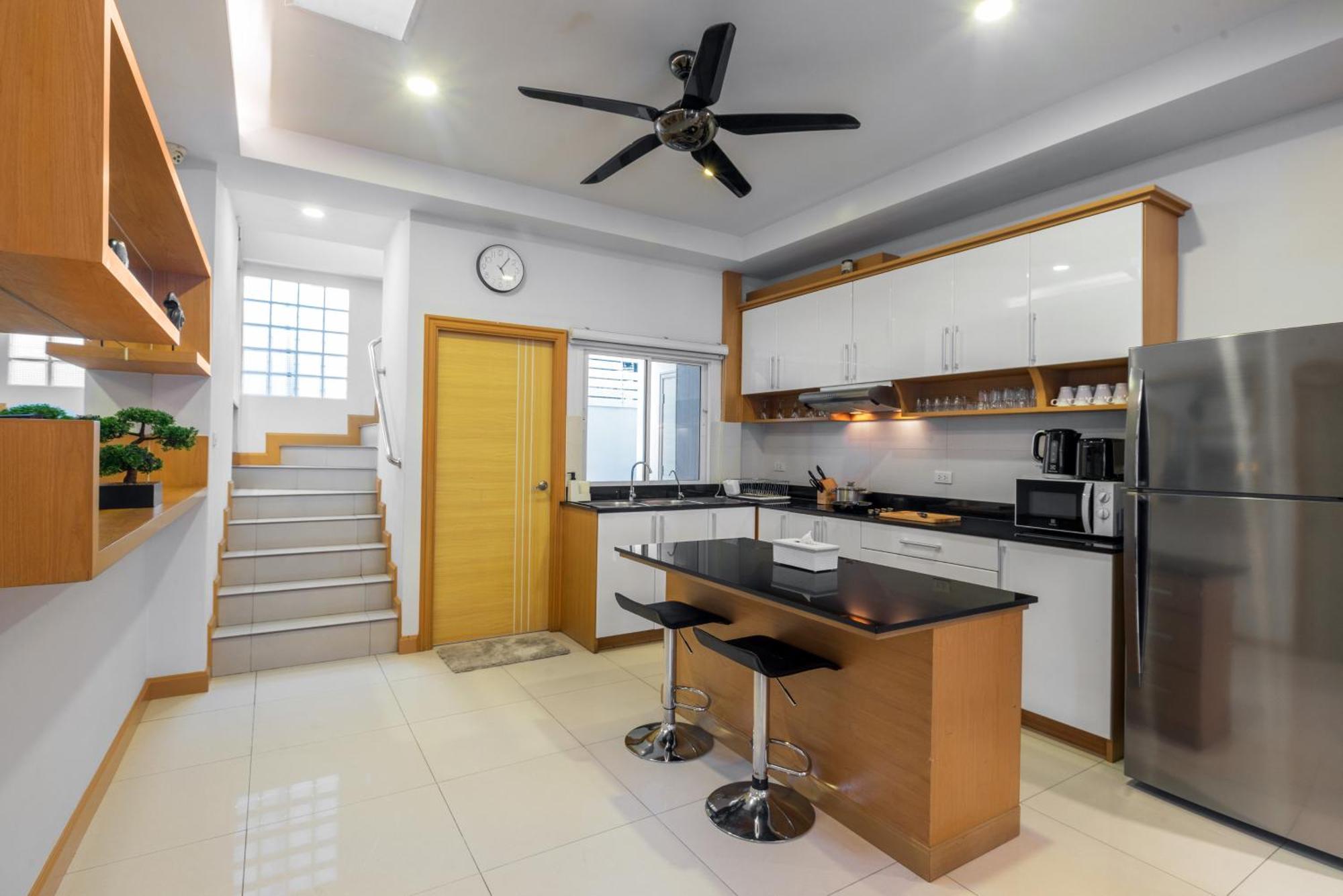 Private - Pool,sauna,snooker,bbq Villa