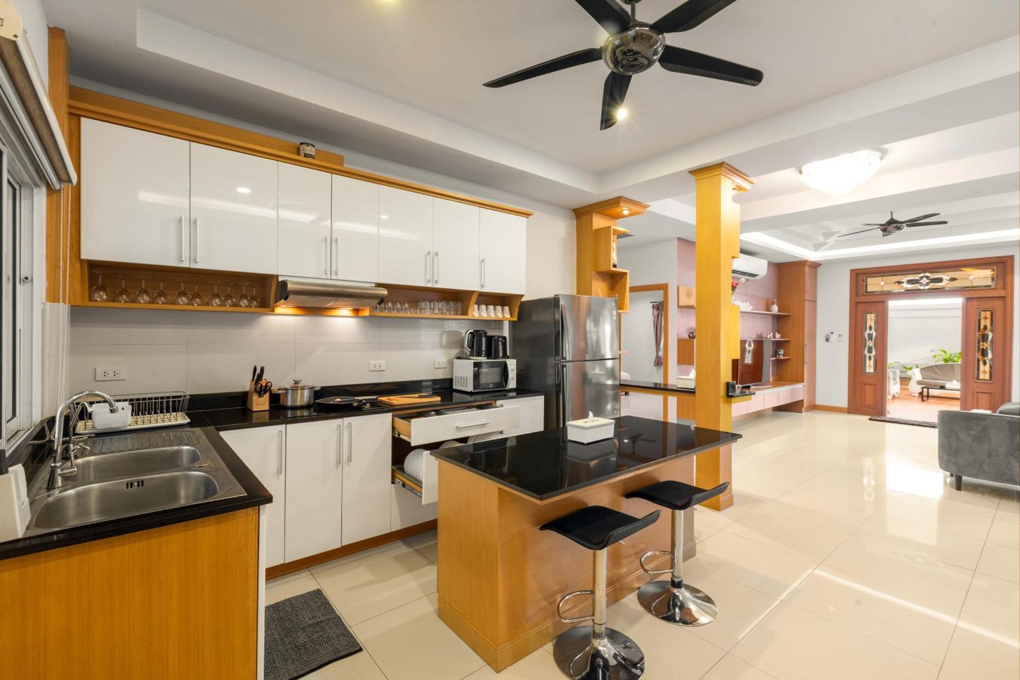 Private - Pool,sauna,snooker,bbq Villa *